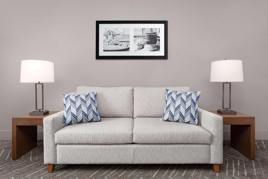 Living area | 42-inch flat-screen TV with satellite channels, TV