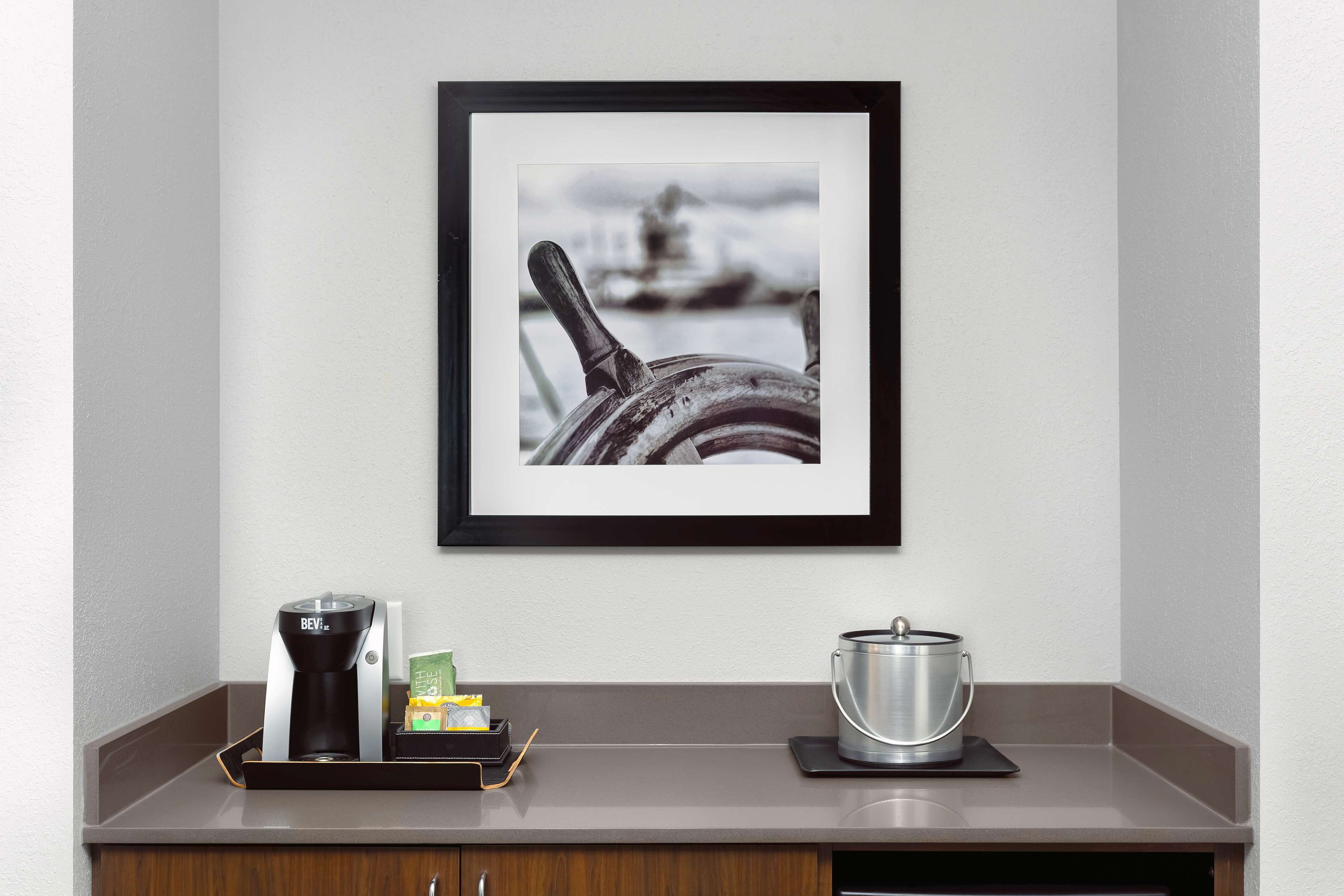 1 bedroom, pillow-top beds, in-room safe, desk