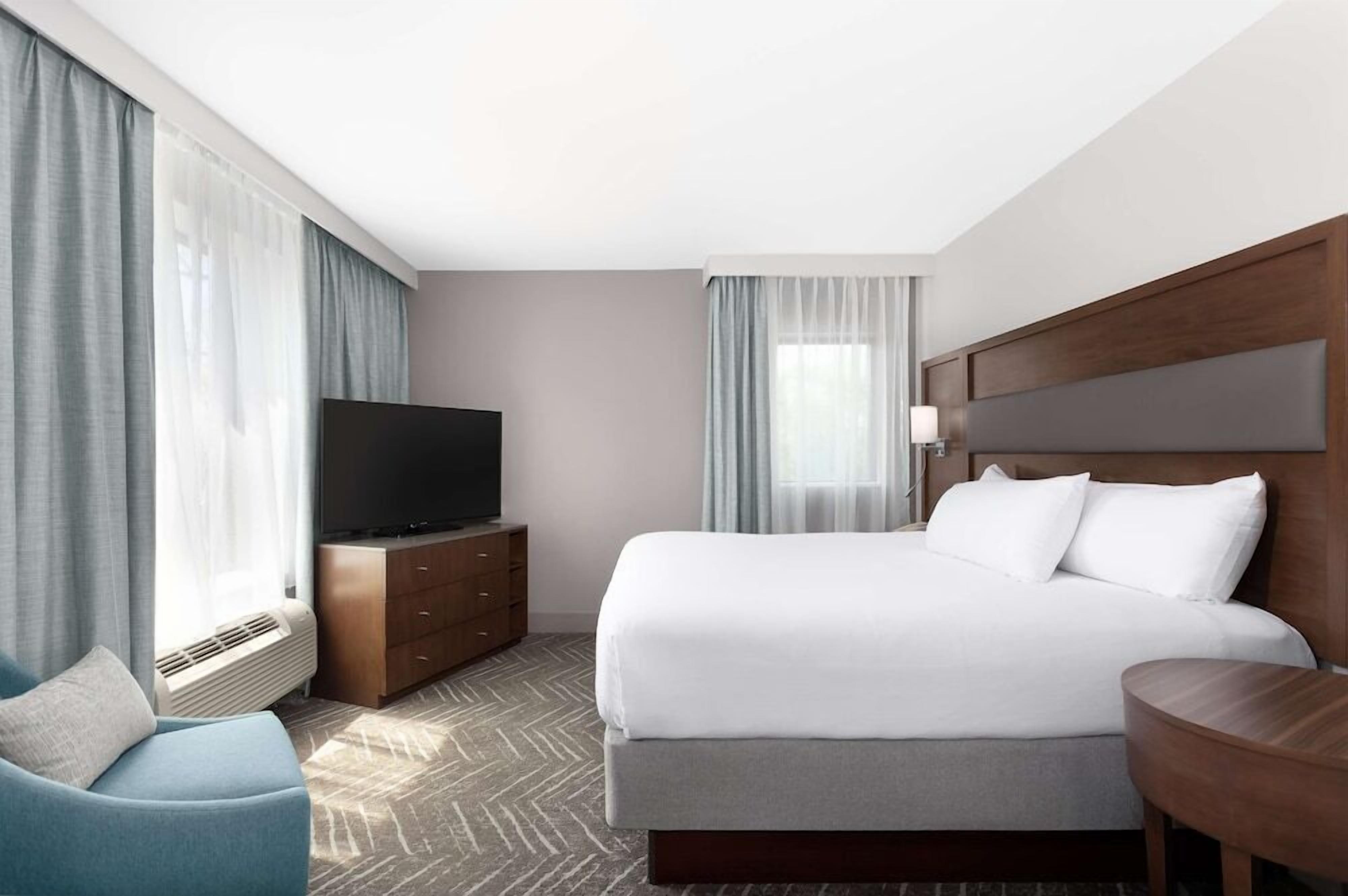 1 bedroom, pillow-top beds, in-room safe, desk