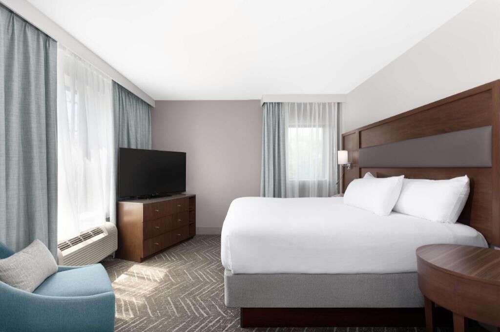 1 bedroom, pillowtop beds, in-room safe, desk