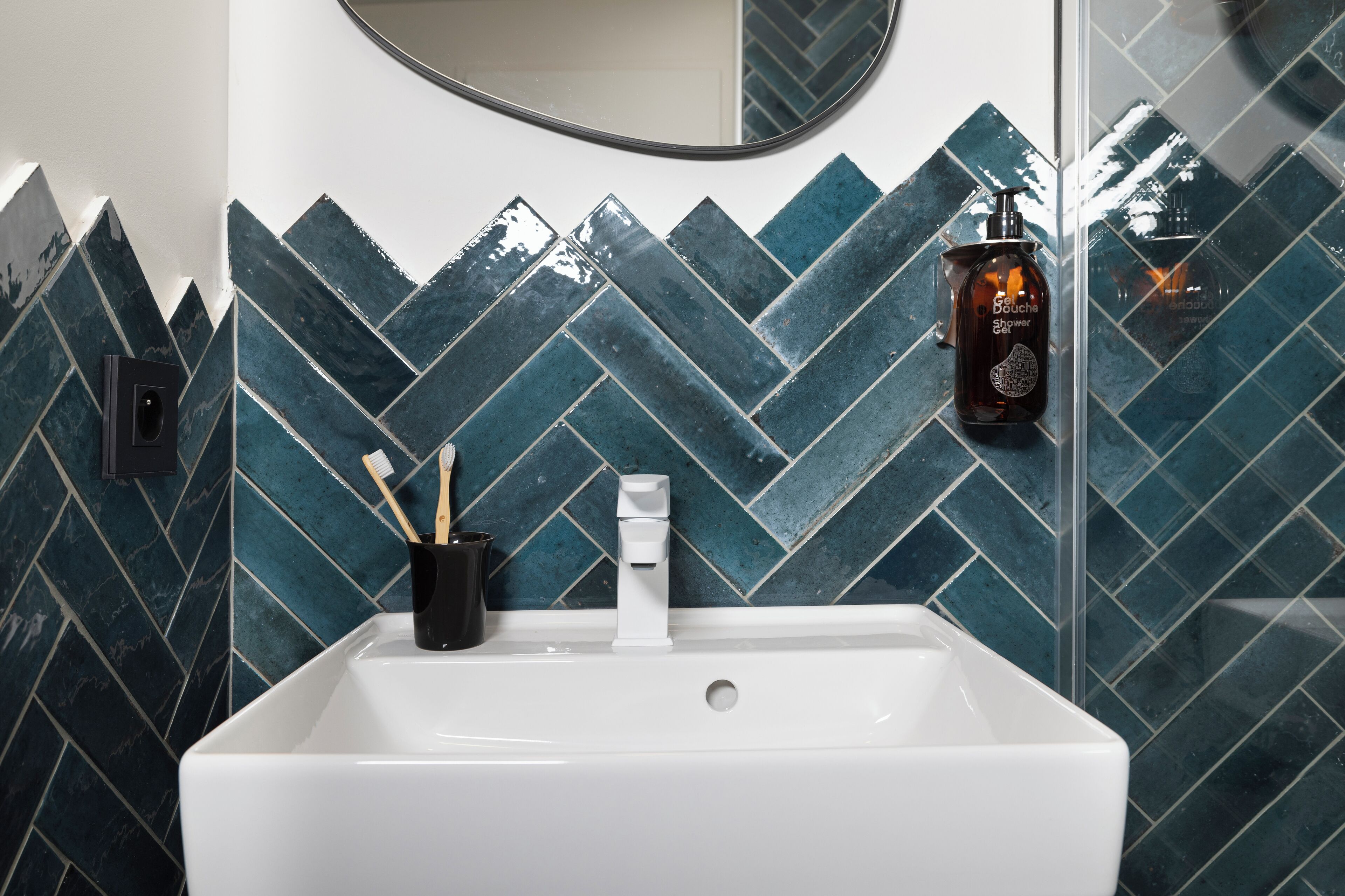 rainfall showerhead, hair dryer, towels, soap