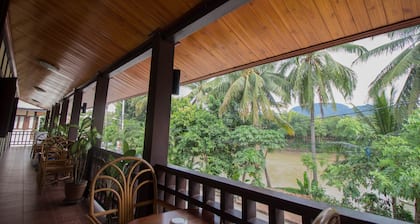 Villa Somphong