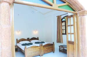 Zimmersafe, Schreibtisch, kostenloses WLAN