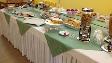 Colazione a buffet inclusa, servita tutte le mattine