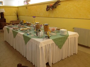 Desayuno buffet incluido todos los días