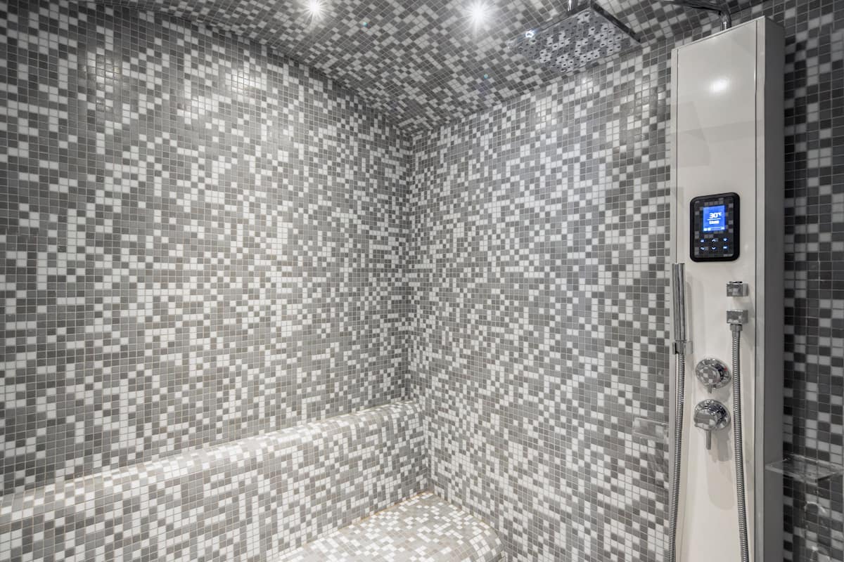 sauna, hot tub, steam room, body treatments, hydrotherapy, aromatherapy