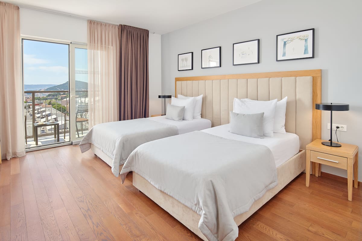 minibar, in-room safe, desk, blackout curtains