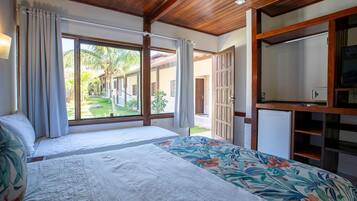 Minibar, in-room safe, free WiFi