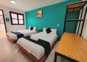 Standardzimmer, 2 Doppelbetten | Fernseher