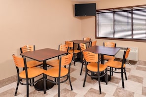 Café da manhã continental grátis todos os dias