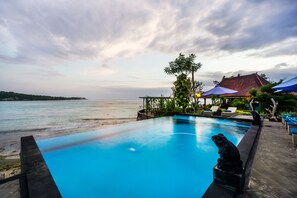 Outdoor pool, sun loungers