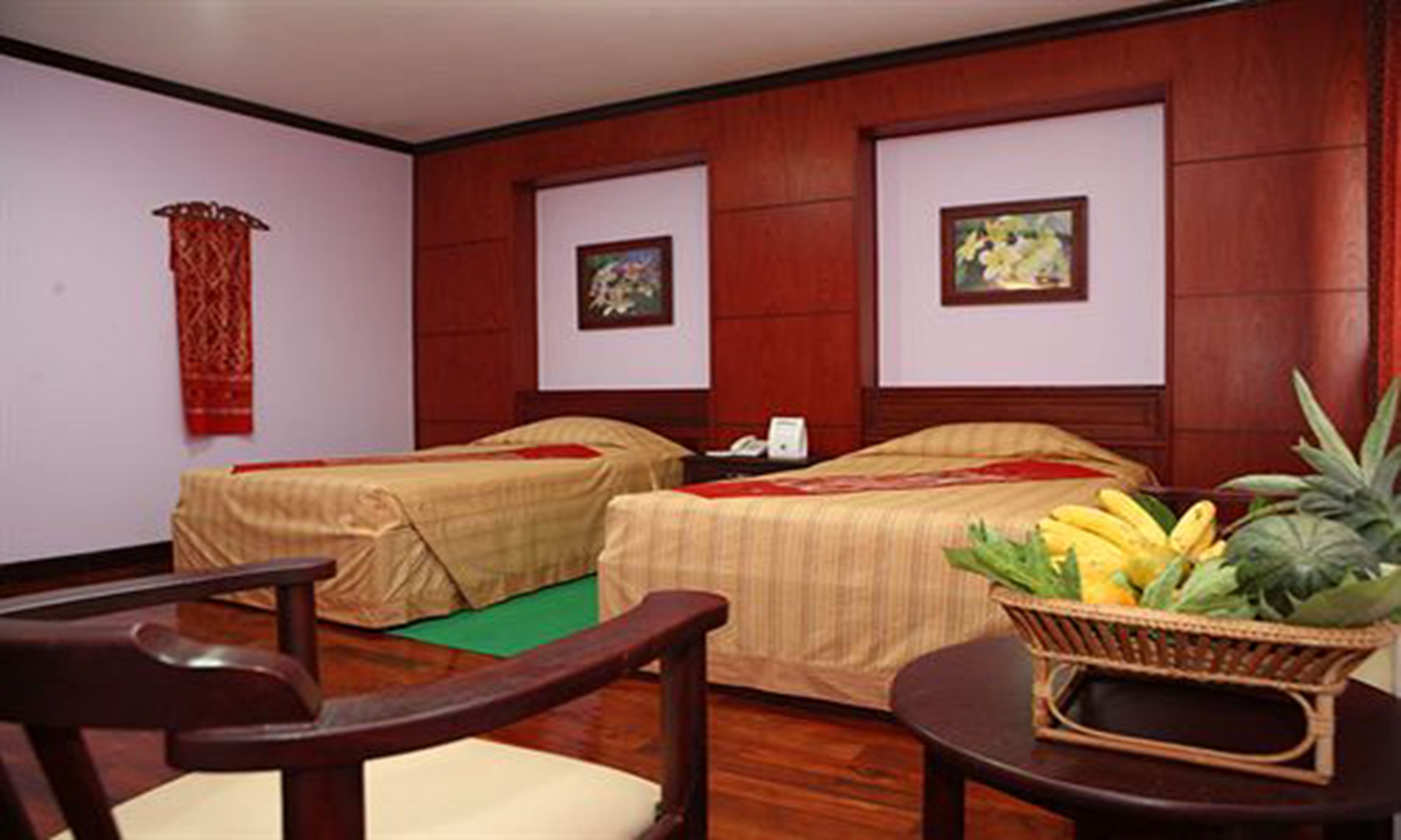 standard twin room | minibar, in-room safe, rollaway beds, free wifi