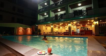 Vansana Riverside Hotel