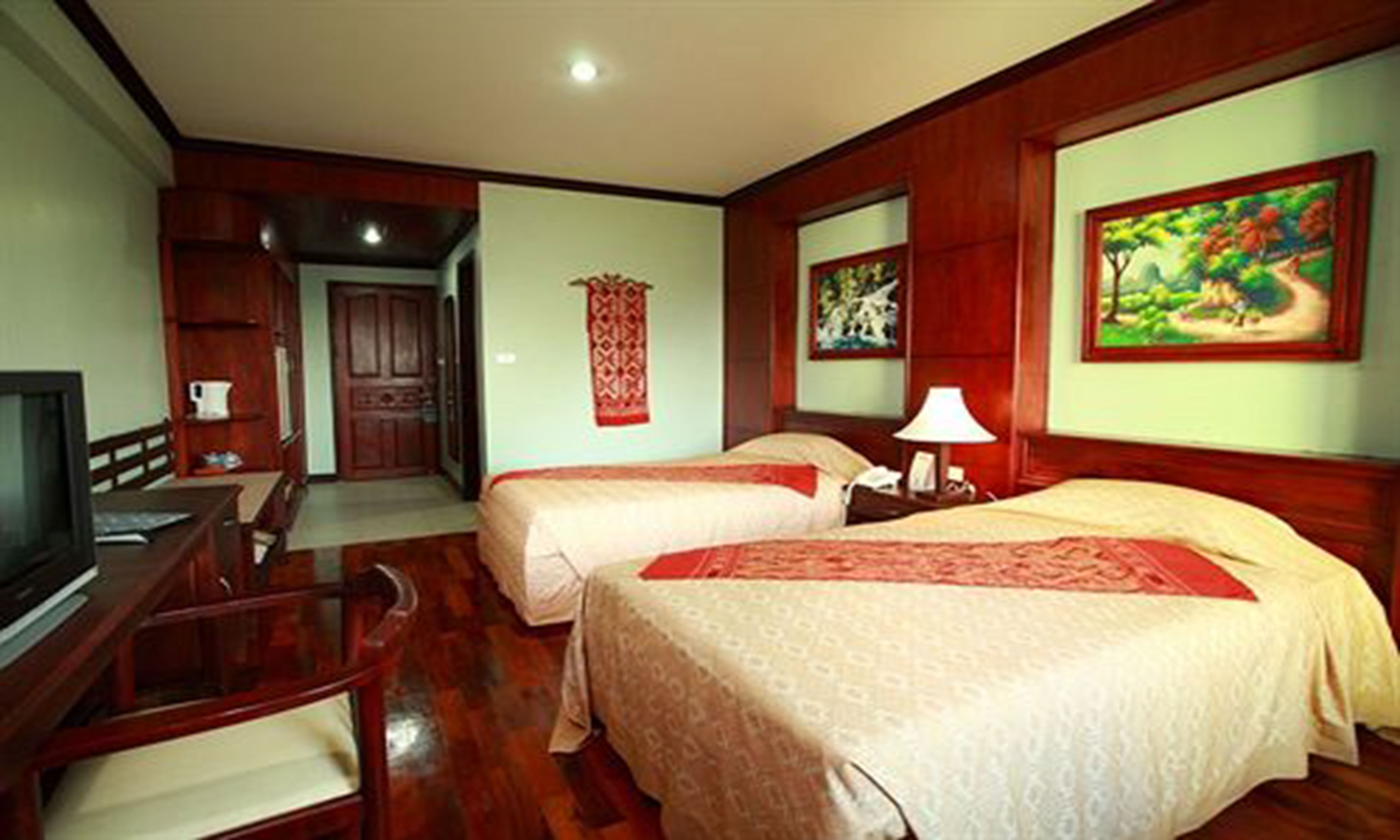 standard twin room | minibar, in-room safe, rollaway beds, free wifi