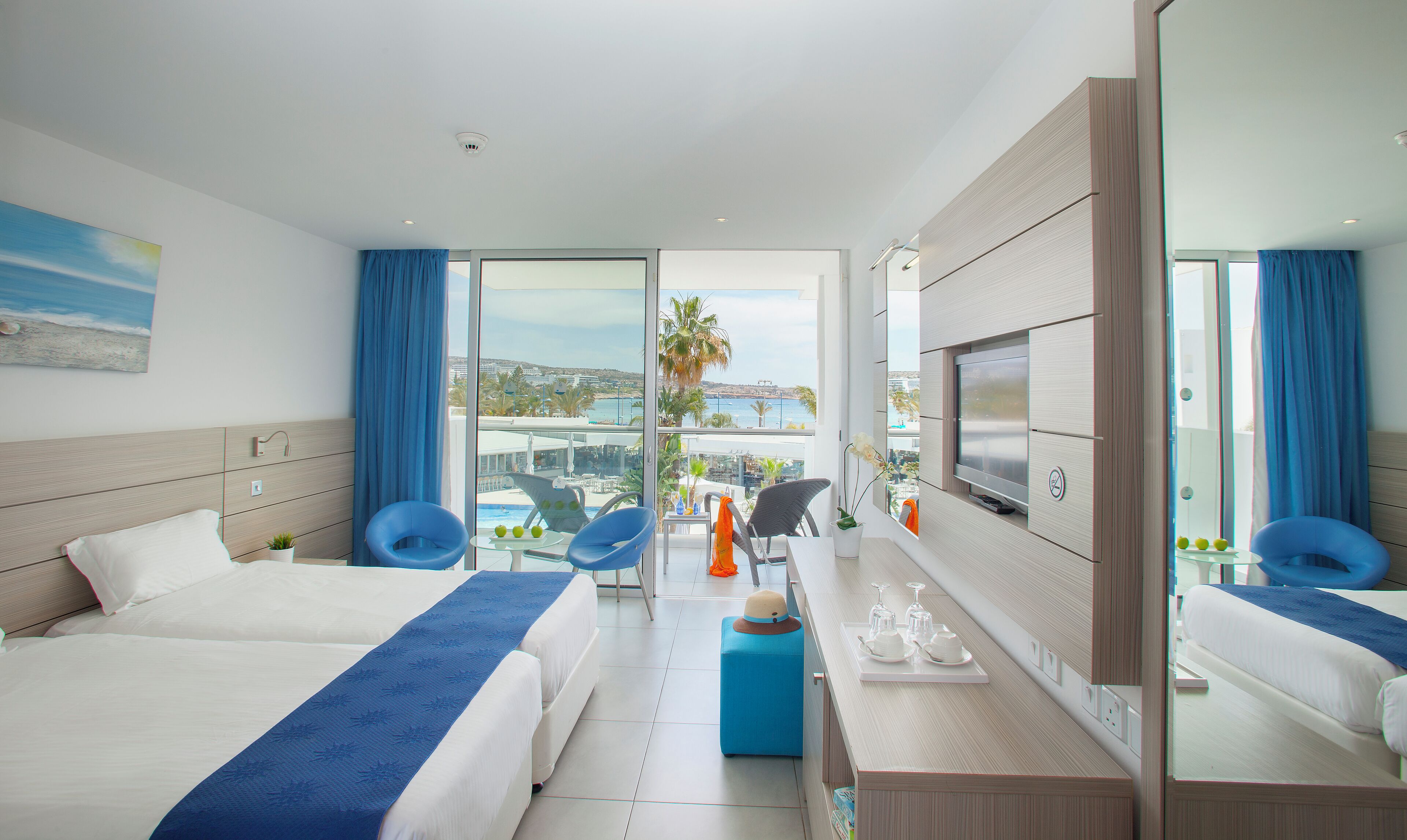 In-room safe, desk, free WiFi, bed sheets