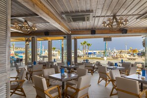 Sports bar - Limanaki Beach Hotel (Ayia Napa)