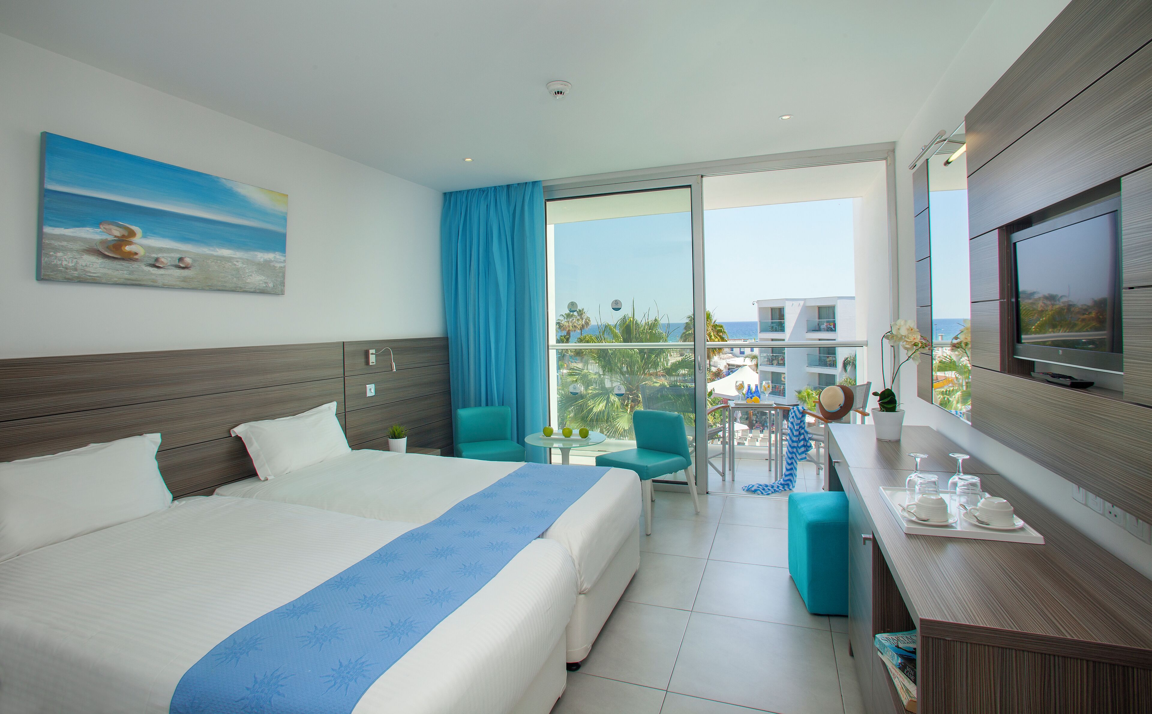In-room safe, desk, free WiFi, bed sheets