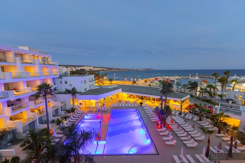 Limanaki Beach Hotel