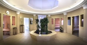 Sauna, steam room, Turkish bath/hammam, body treatments, aromatherapy