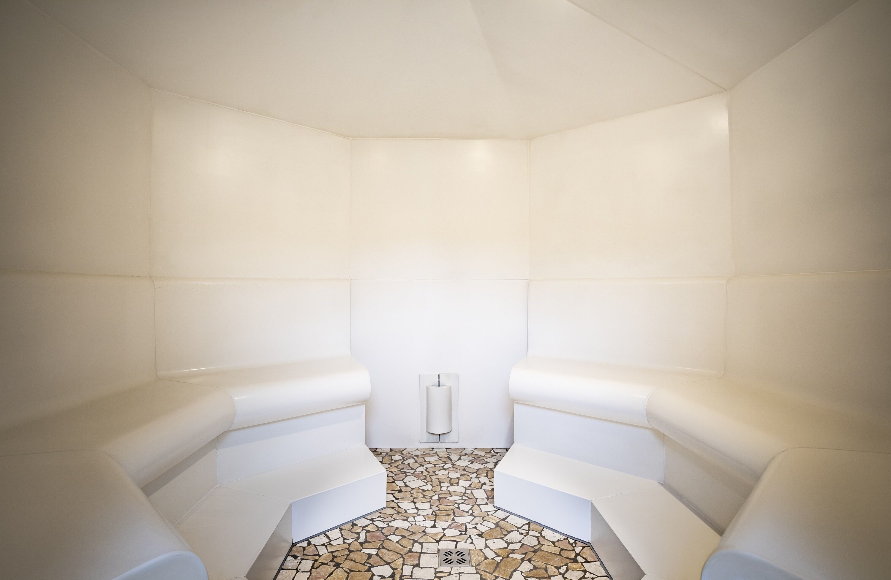 Sauna, steam room, Turkish bath, body treatments, aromatherapy