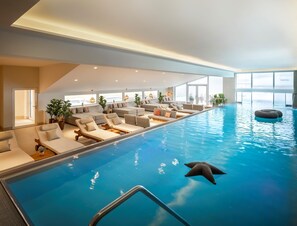 Indoor/outdoor pool