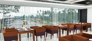 Dining - Abaam Hotel (Kanayannur)