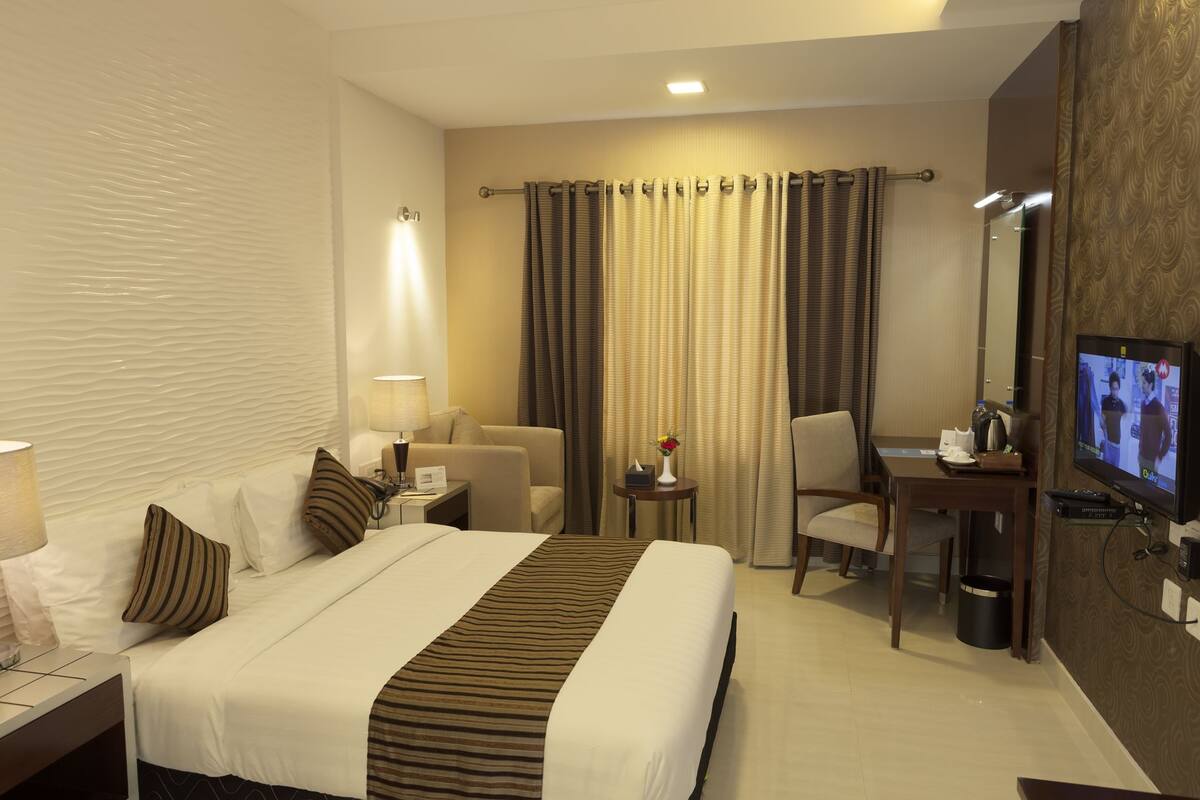 in-room safe, iron/ironing board, rollaway beds, free wifi