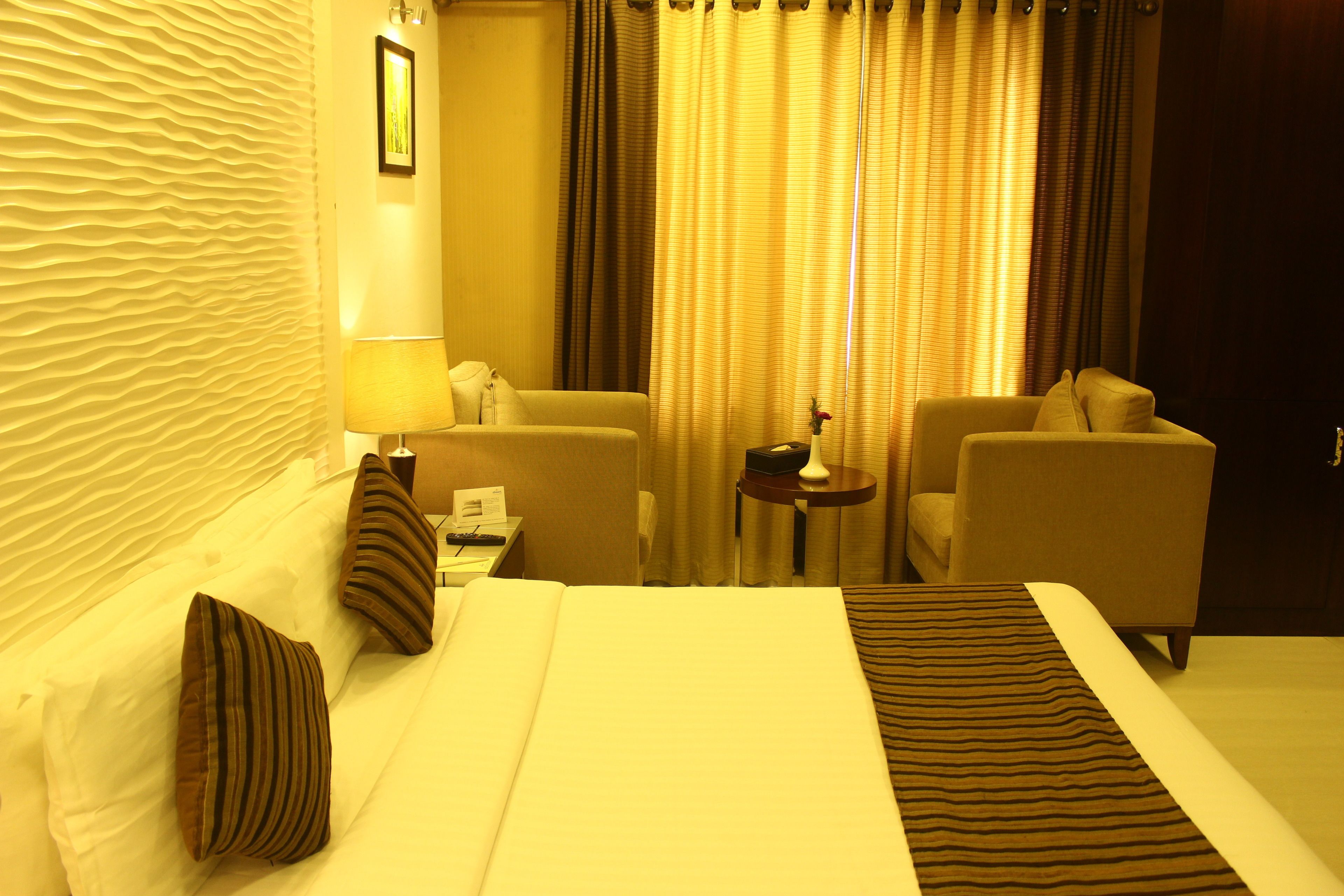 emerald room  | in-room safe, iron/ironing board, rollaway beds, free wifi