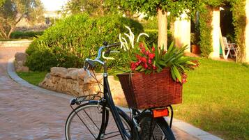 Luxury Apartment, 2 Bedrooms, Pool Access | 1 bedroom, desk, cribs/infant beds