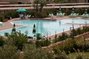 Seasonal outdoor pool - Il Borgo Appartamenti by Kasavacanze (Loiri Porto San Paolo)