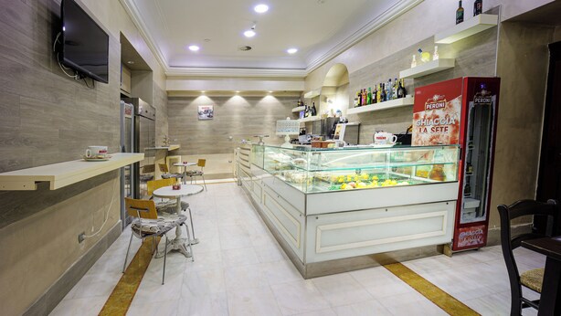 Interior - Hotel New Sayonara (Naples)