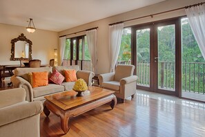 Ropa de cama de alta calidad y minibar 