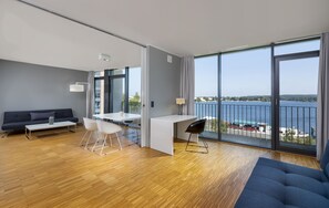 파노라믹 아파트, 발코니, 호수 전망 (AC) | 객실에서 보이는 전망