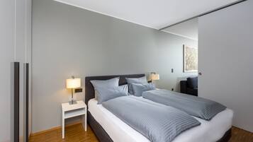 1 quarto, cofres nos quartos, individualmente mobiliados