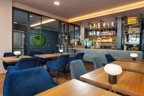 매일 테이크아웃 아침 식사 유료