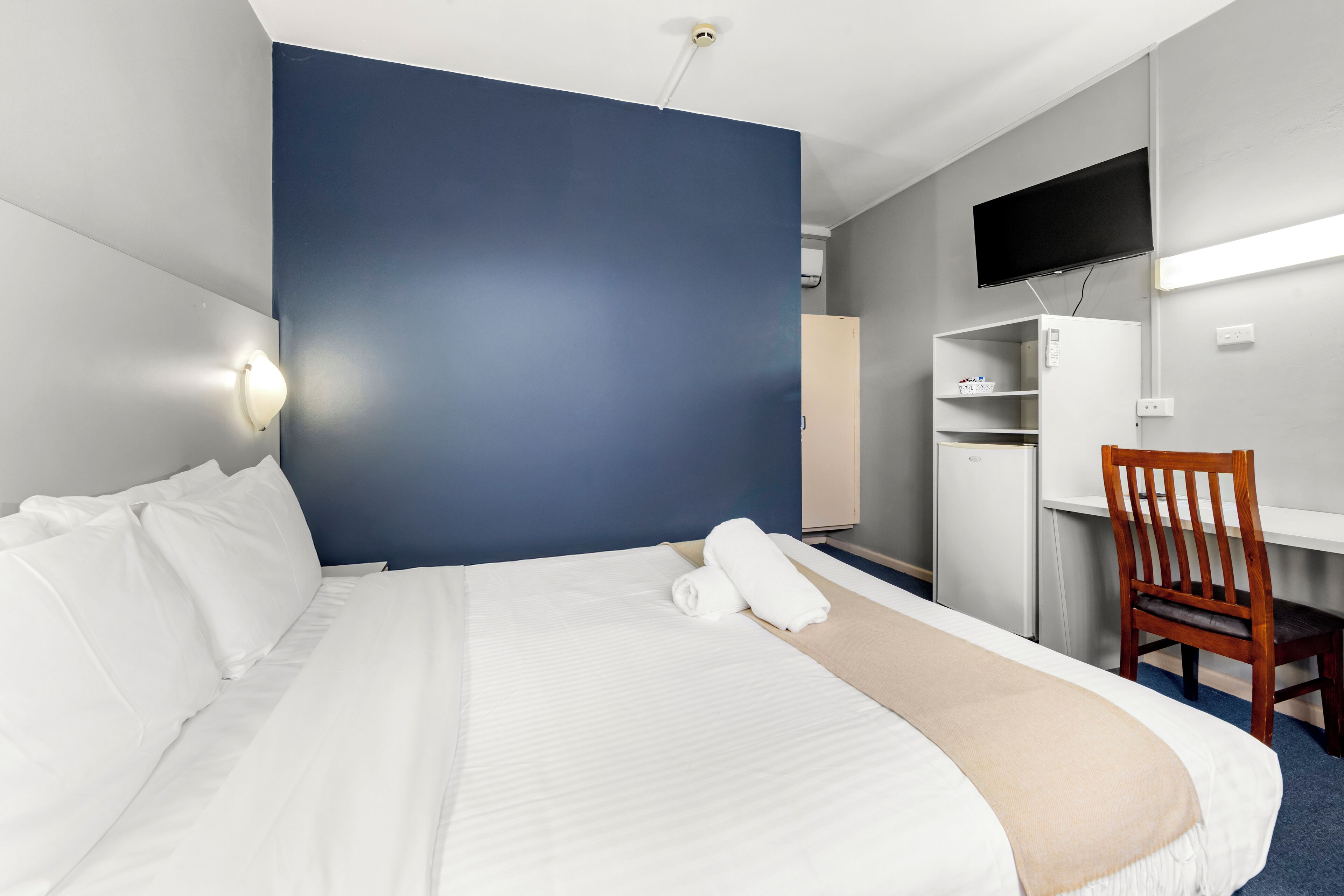 Bureau, Wi-Fi gratuit, draps fournis