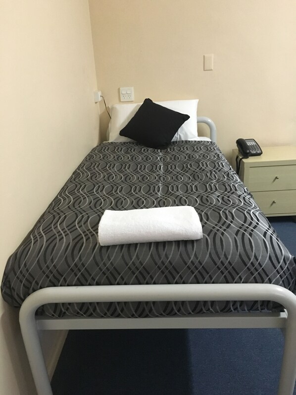 Single Room | 1 bilik tidur, meja, Wi-fi percuma, cadar katil 