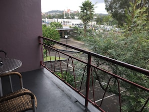 Basic-Zimmer, 1 Queen-Bett, Balkon, Bergblick | Balkon
