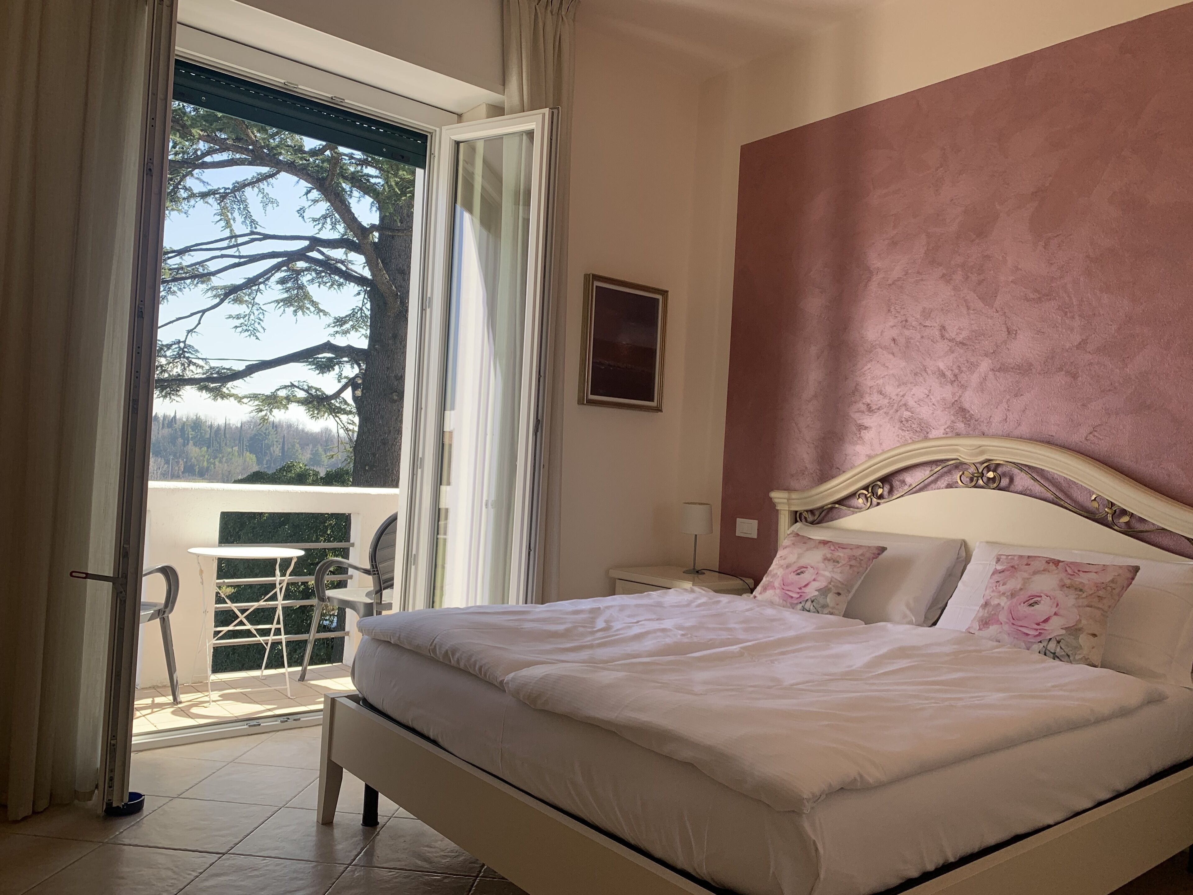 Bureau, lits pliants/supplémentaires, Wi-Fi gratuit, draps fournis