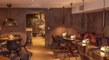 Se ofrece un desayuno bufé todos los días (195 NOK por persona)