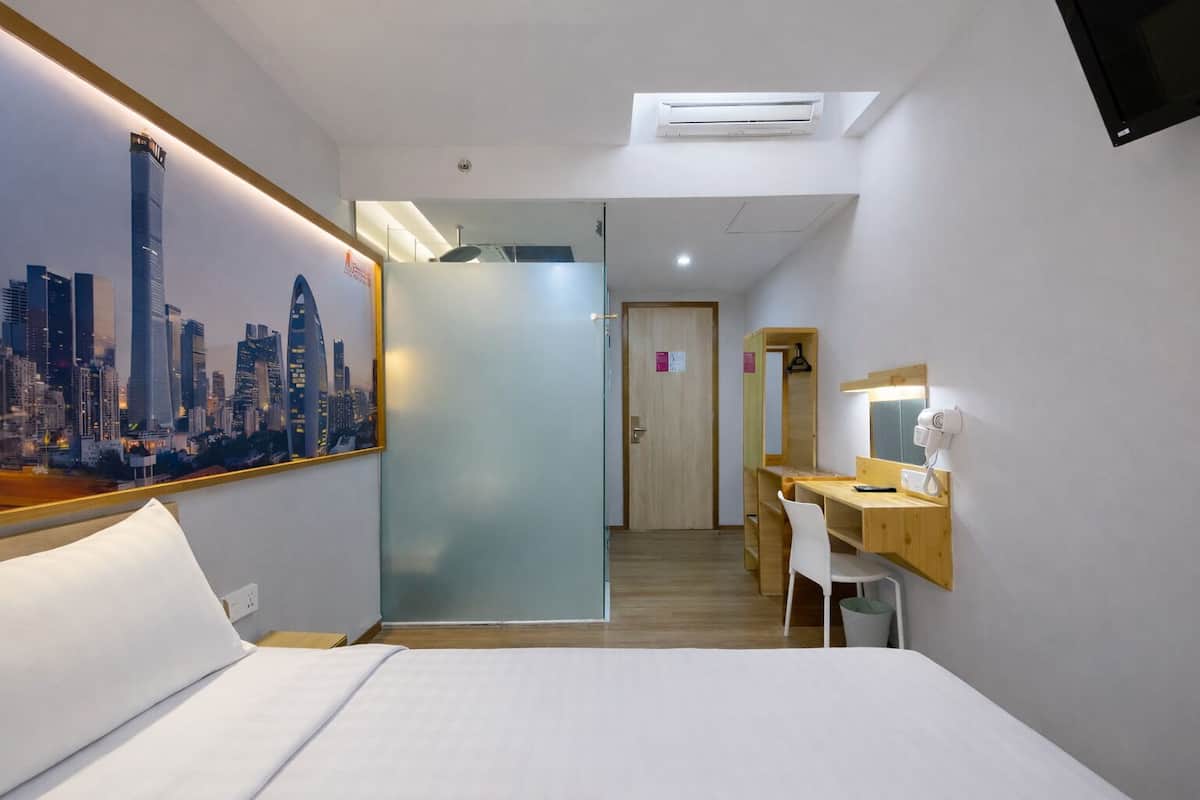 Executive Superior | In-room safe, desk, iron/ironing board, free WiFi