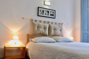 Double Room | Desk, free cots/infant beds, free WiFi