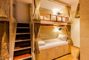 Executive Shared Dormitory, Men only