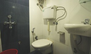 Standard Double Room | Bathroom