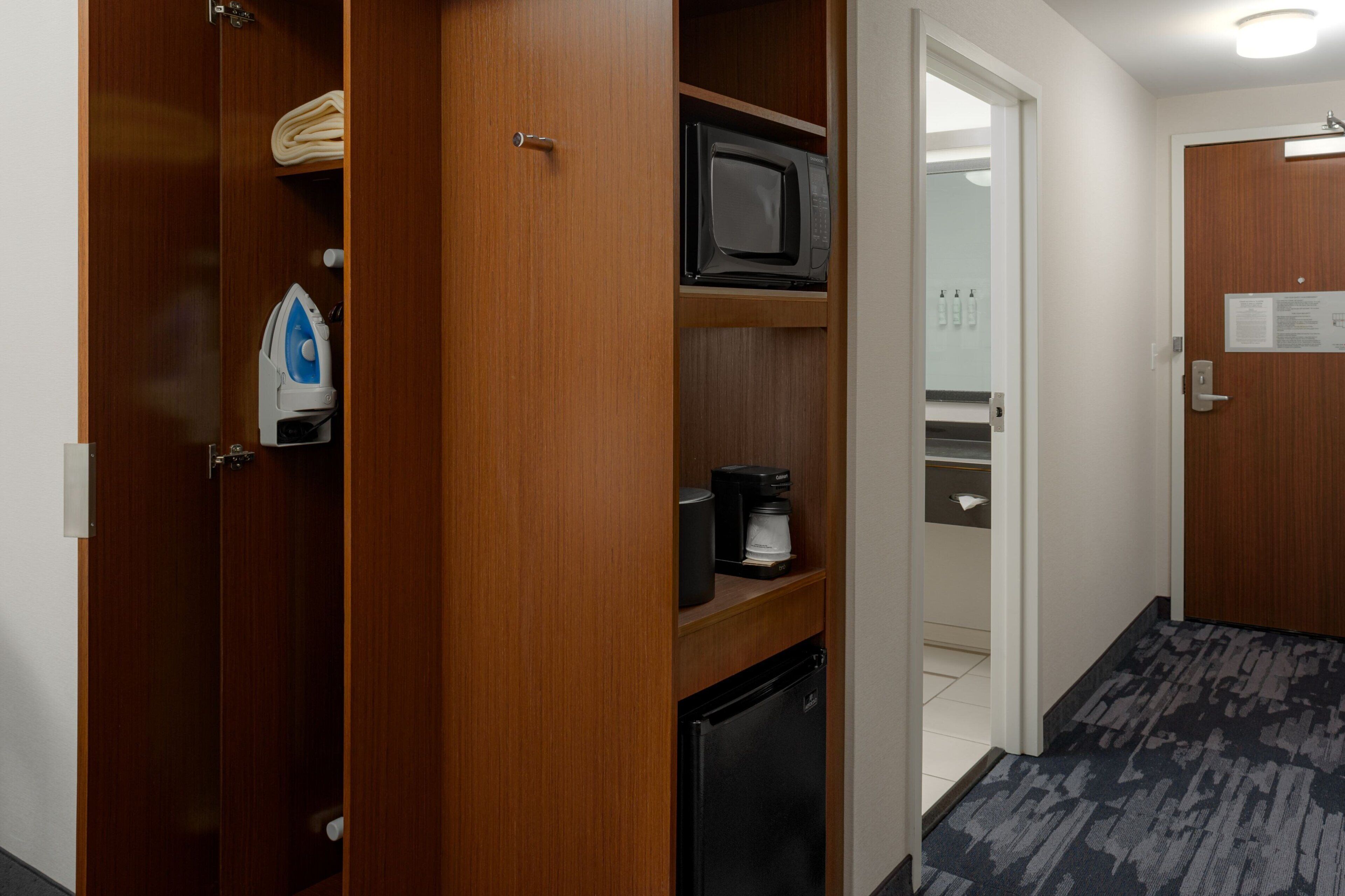 in-room safe, desk, iron/ironing board, free wifi