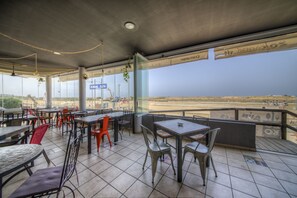 Food court