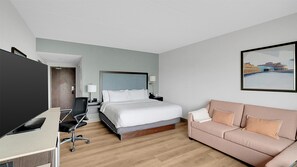 42-inch flat-screen TV with cable channels, TV - Hampton Inn & Suites by Hilton Toronto Markham (Markham)