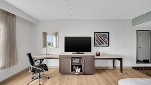 客房内保险箱、熨斗/熨衣板、免费婴儿床、折叠床/加床（额外收费）