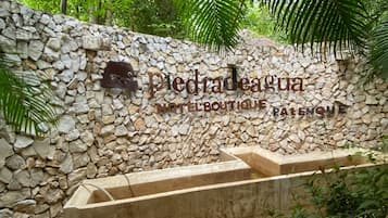 Façana frontal de l'allotjament