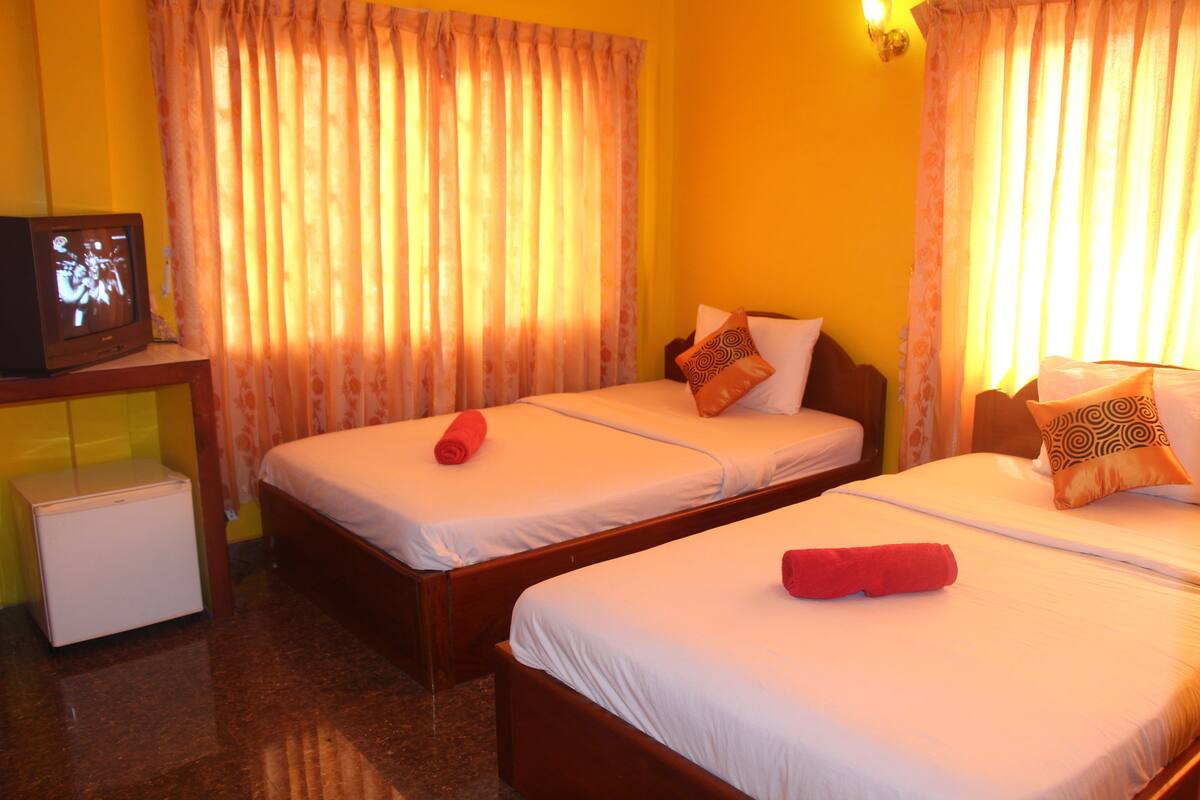 Premium bedding, minibar, desk, soundproofing